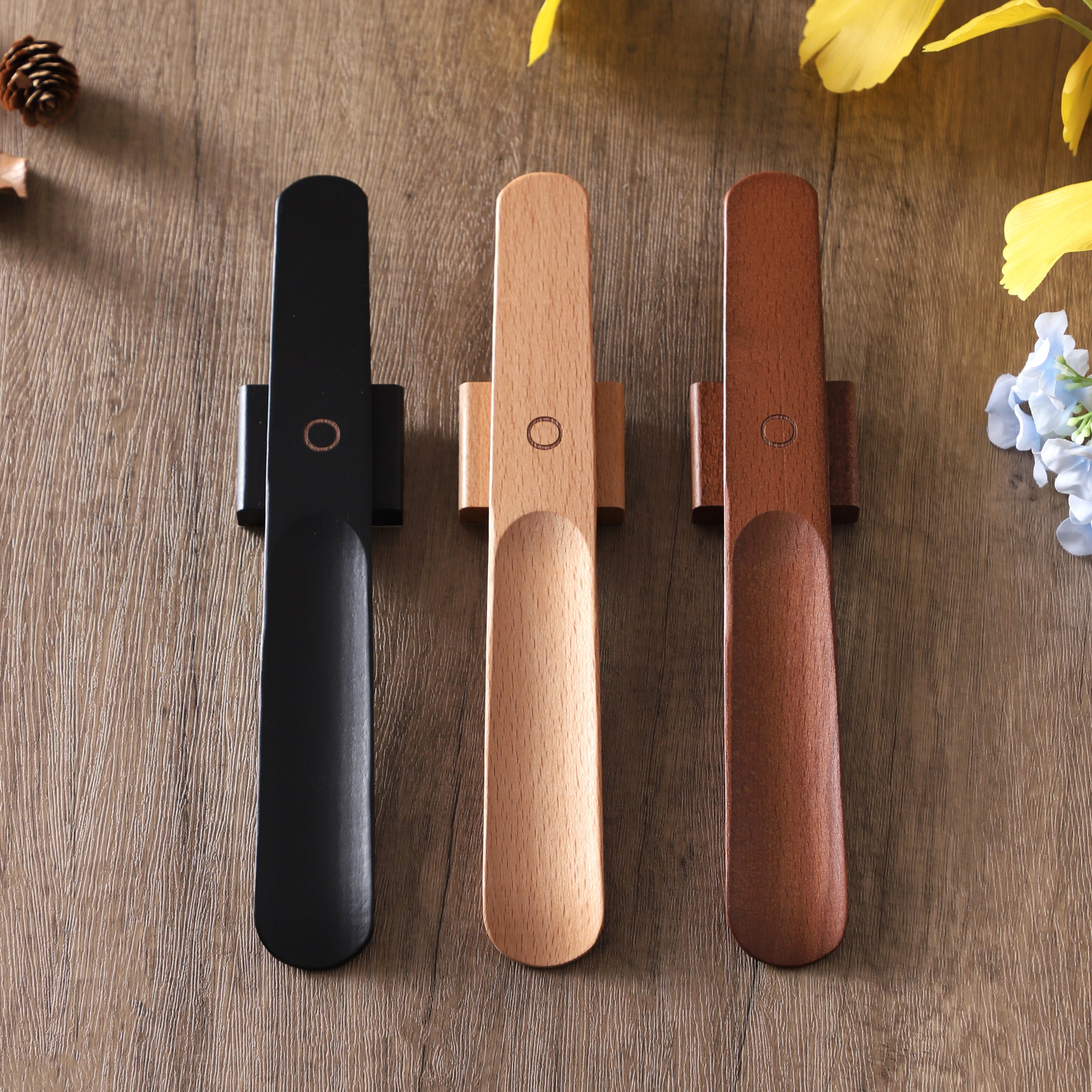 26CM Beech Wooden Magnetic Shoe Horn