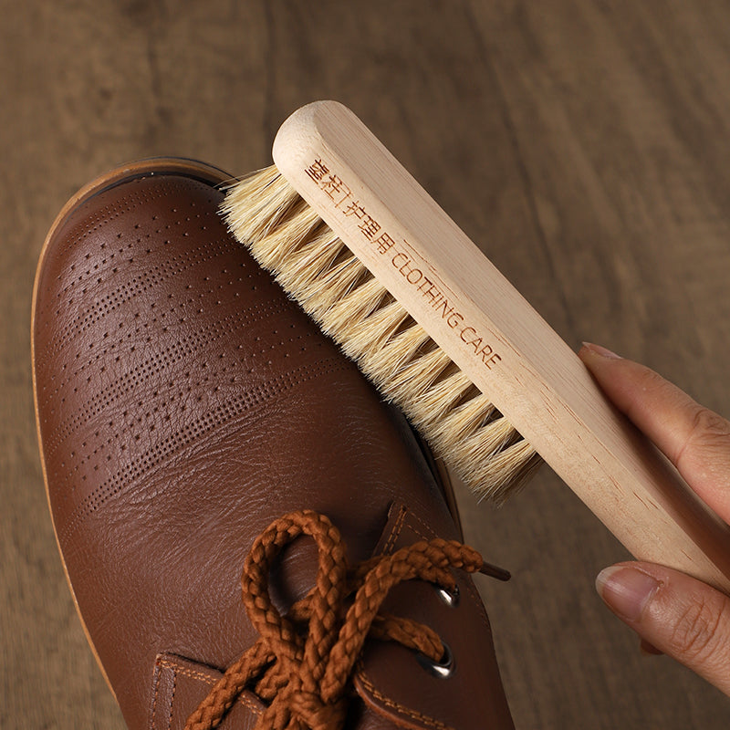 Pig hair long wooden handle shoe brush
