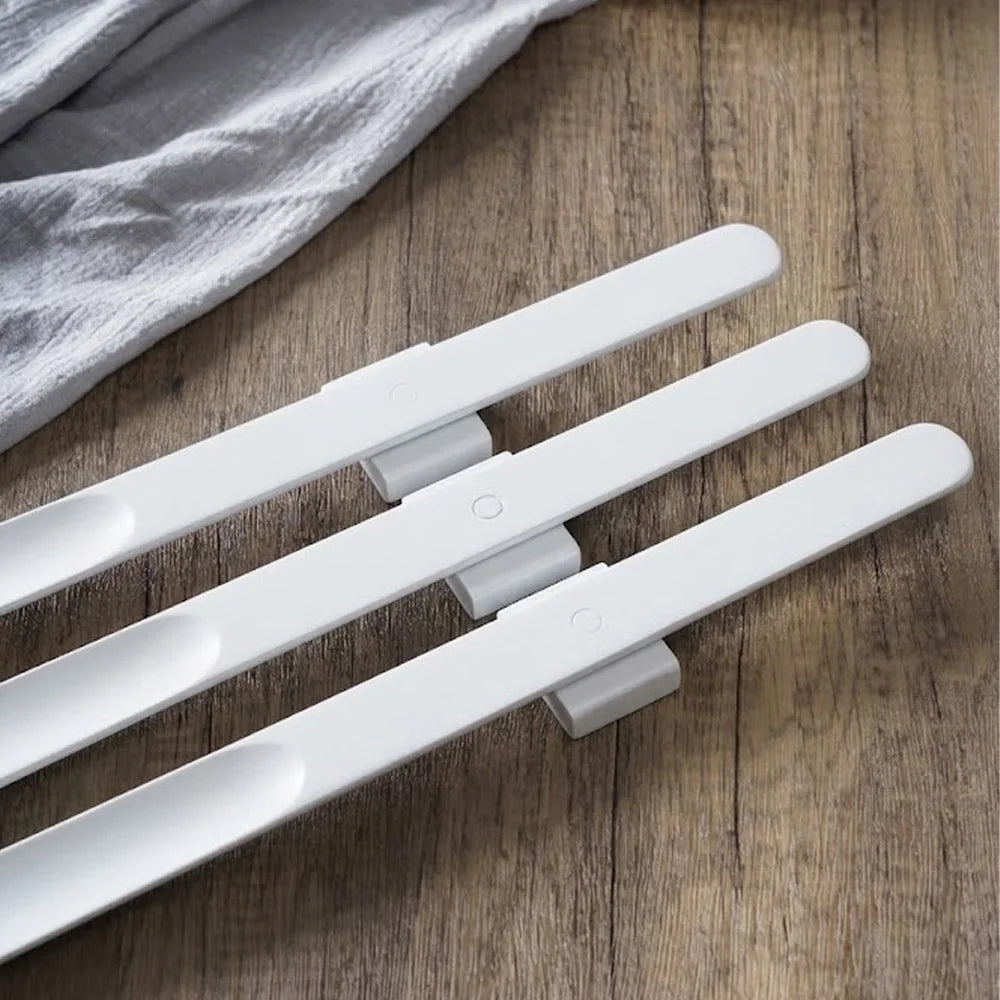 55cm White Wooden Magnetic Shoe Horn